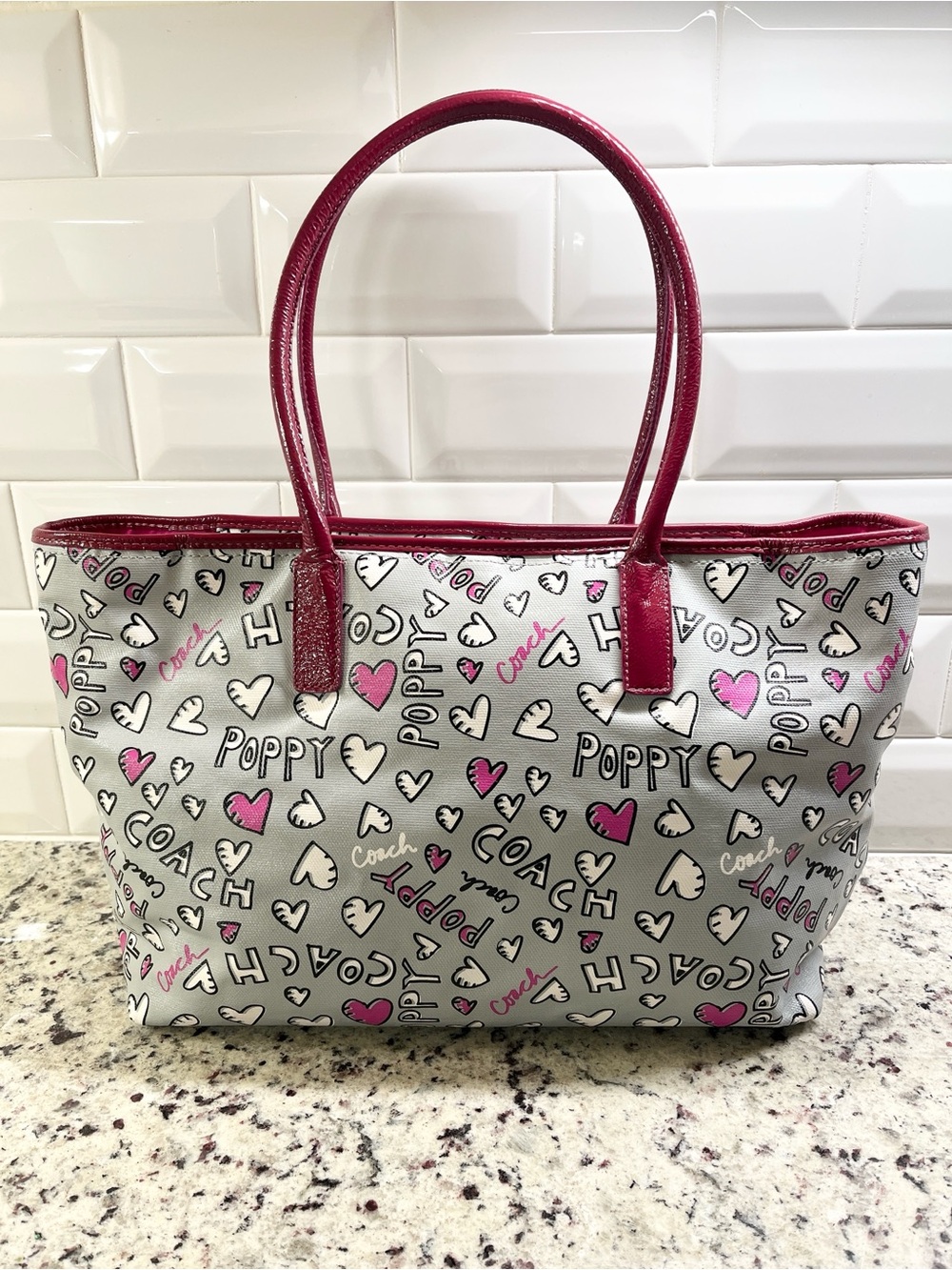 Coach Poppy Graffiti Hearts Tote EUC - Picture 6 of 13